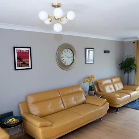 سكرابورو Pass The Keys Amazing 4 Bedroom Property- Hot Tub & Sea Views المظهر الخارجي الصورة