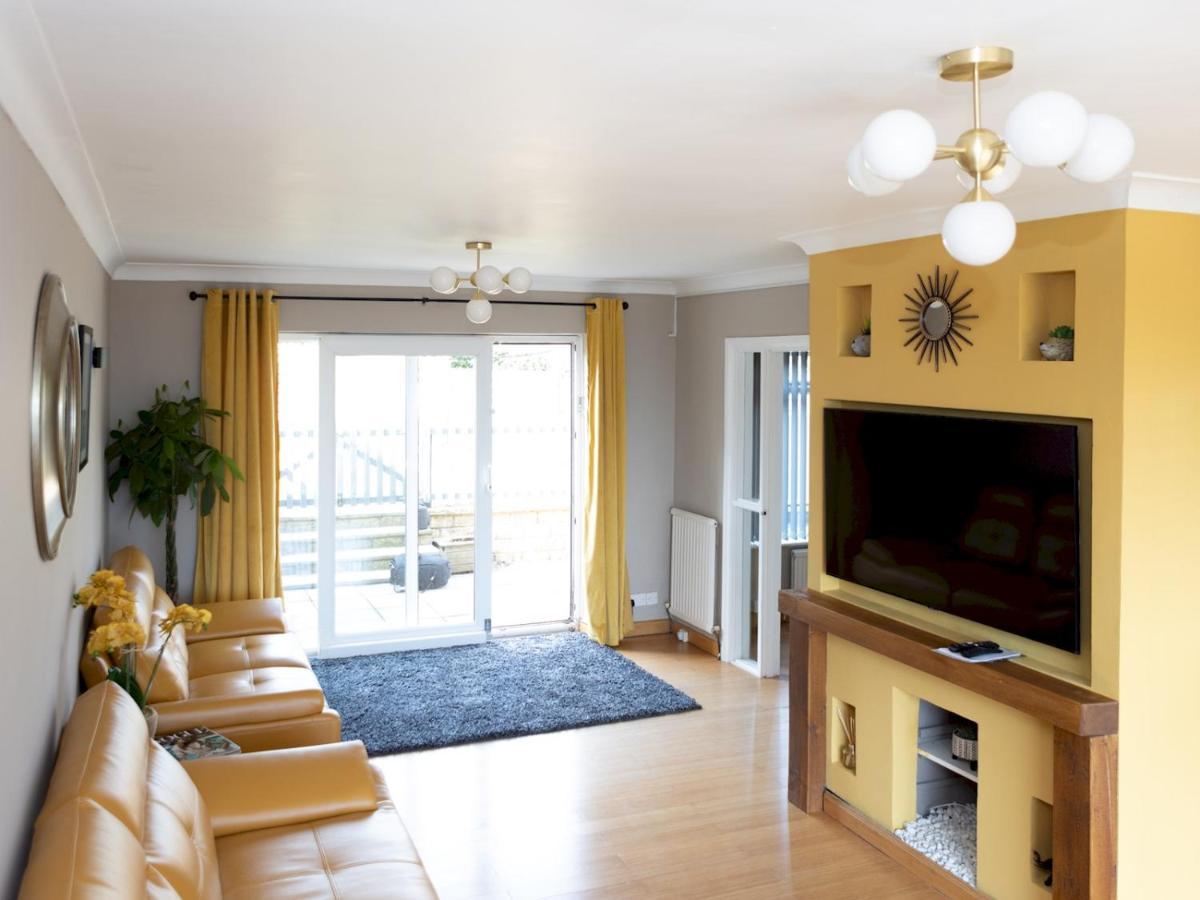 سكرابورو Pass The Keys Amazing 4 Bedroom Property- Hot Tub & Sea Views المظهر الخارجي الصورة
