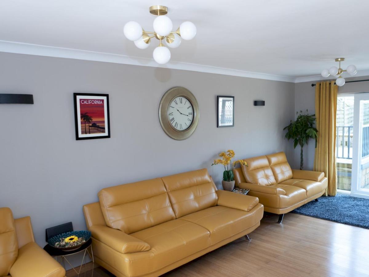 سكرابورو Pass The Keys Amazing 4 Bedroom Property- Hot Tub & Sea Views المظهر الخارجي الصورة