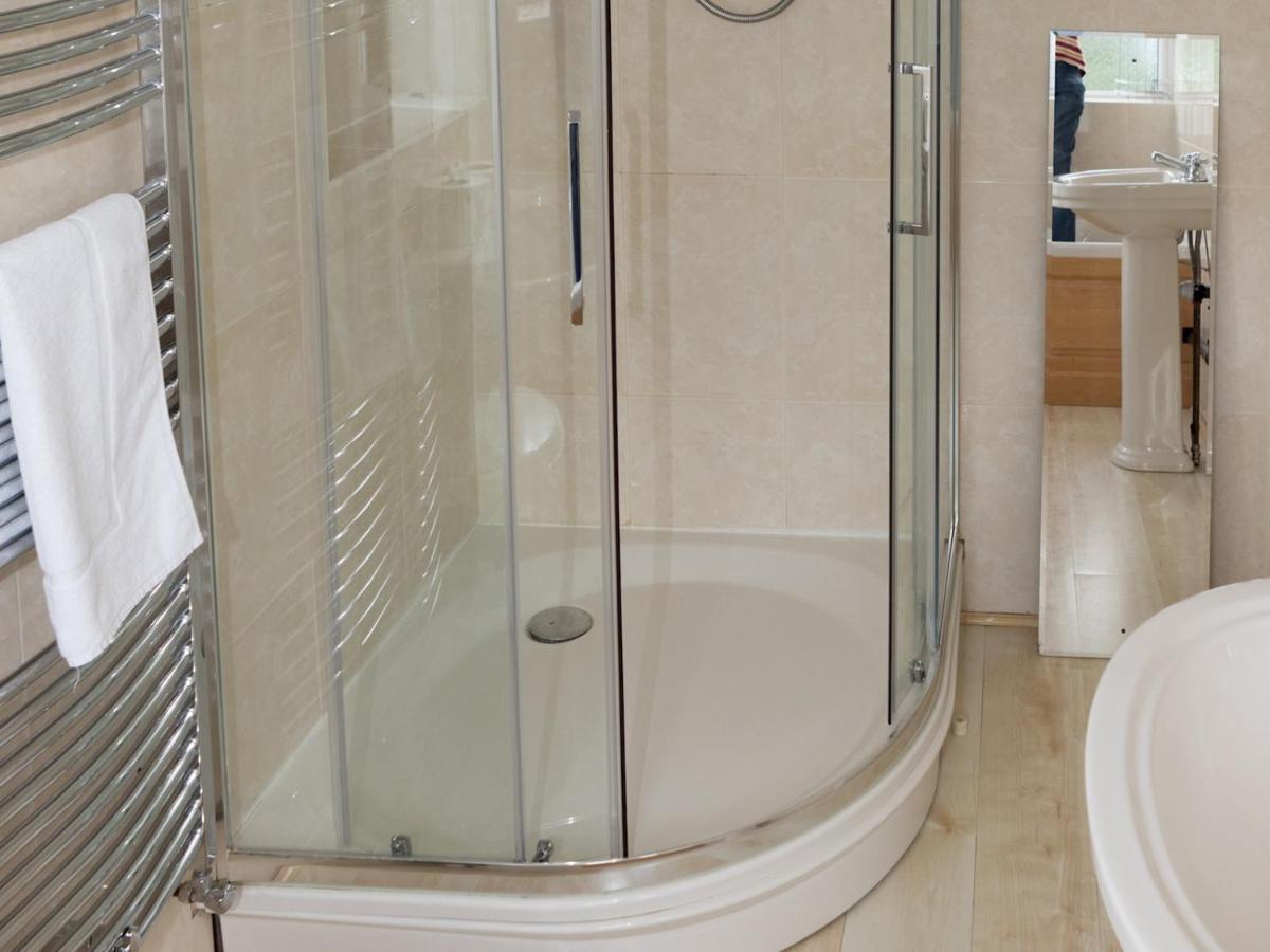 سكرابورو Pass The Keys Amazing 4 Bedroom Property- Hot Tub & Sea Views المظهر الخارجي الصورة